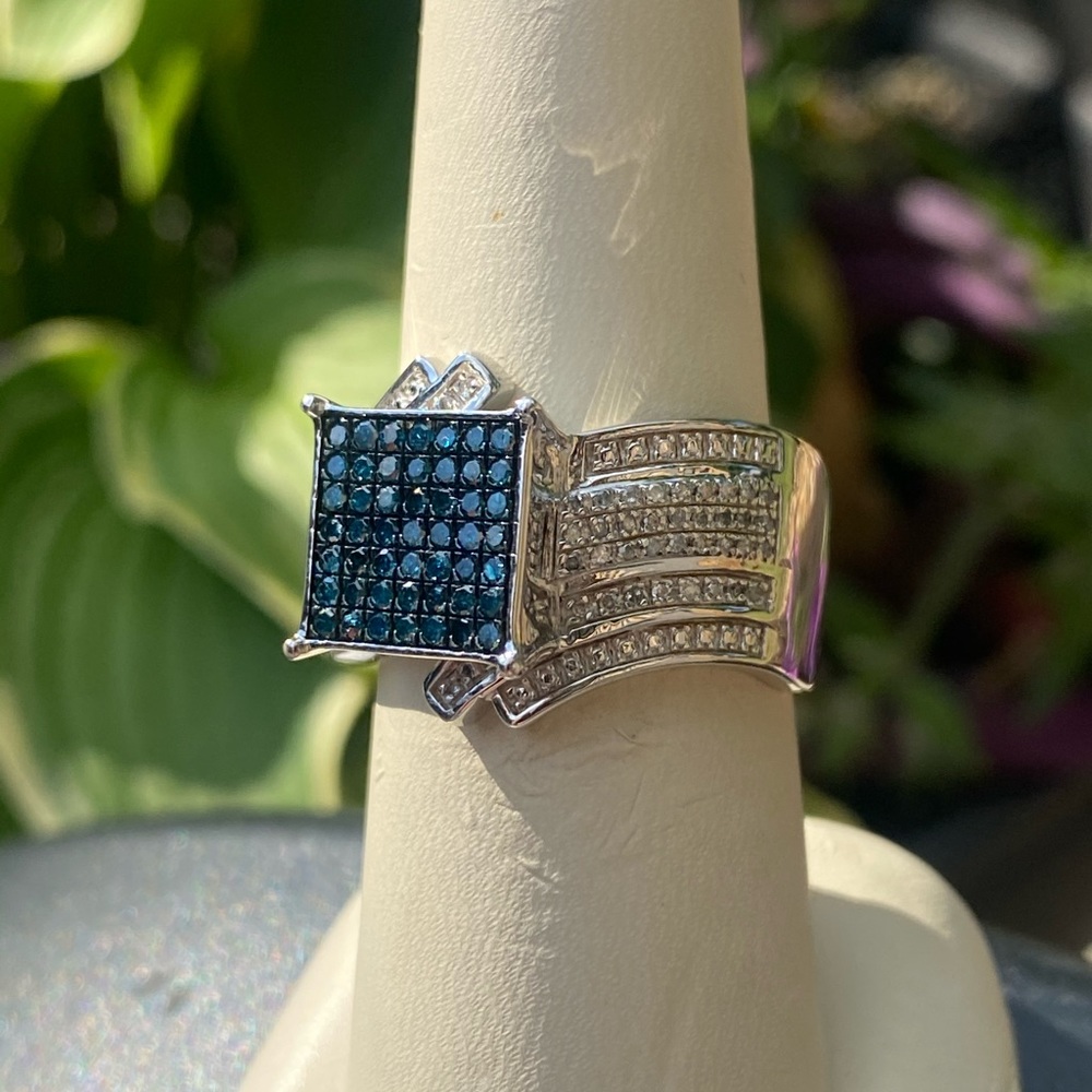 Blue Velvet Diamond Ring